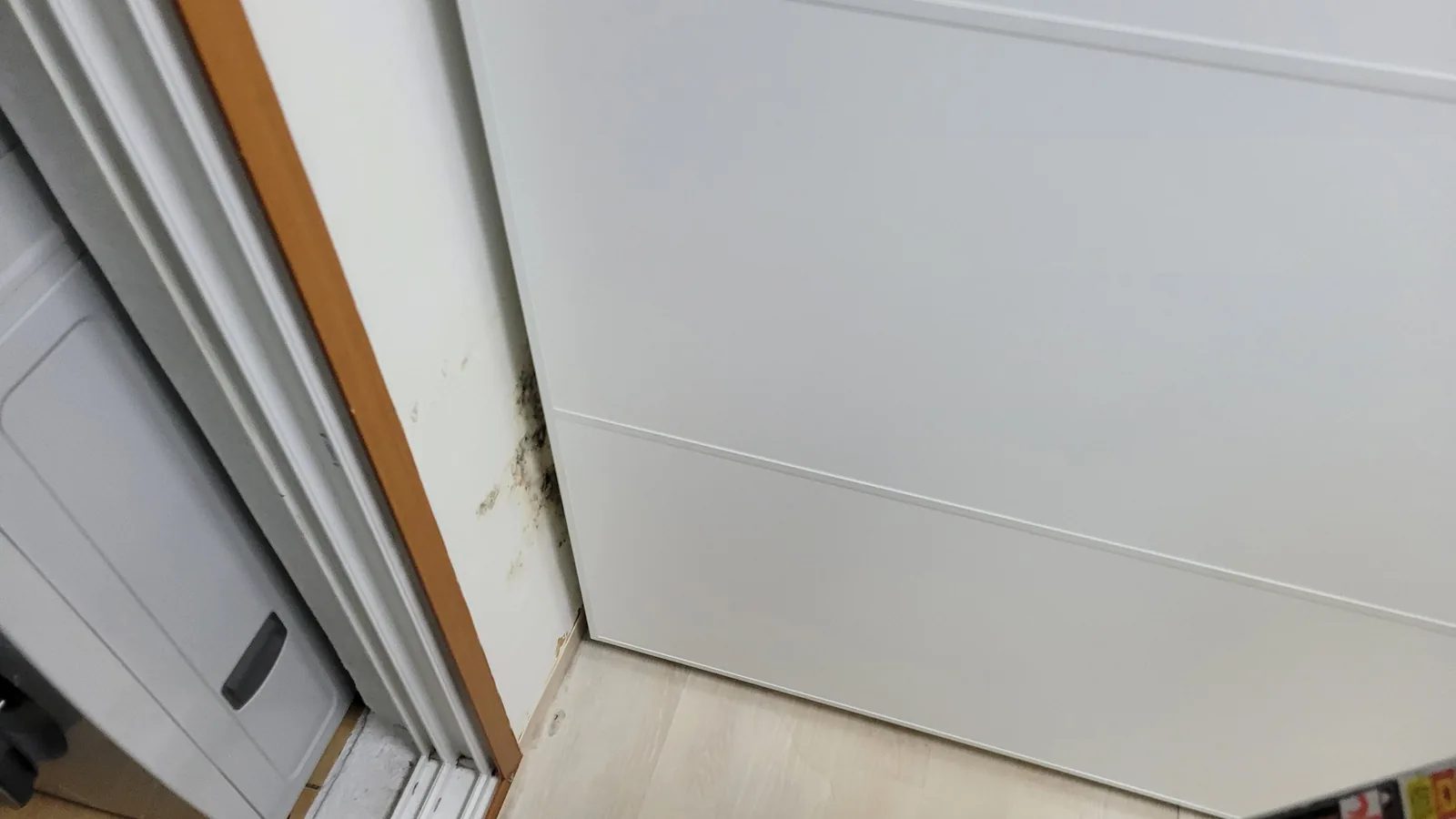 부산 동구 누수탐지 수정4동 누수탐지 싱크대바닥물샘 바닥에 물이 고일 때 확인할 3가지