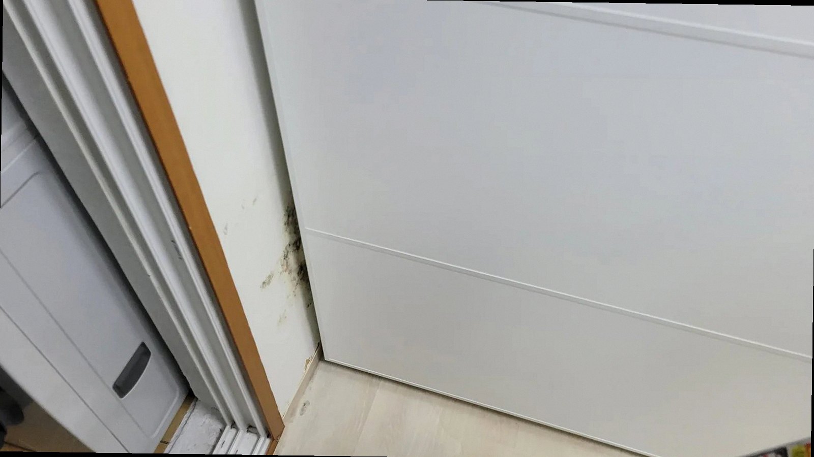 부산 동구 누수탐지 수정4동 누수탐지 싱크대바닥물샘 바닥에 물이 고일 때 확인할 3가지