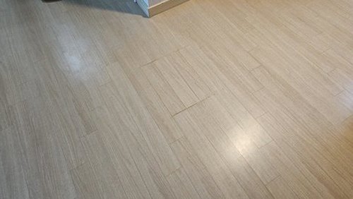 부산 동구 누수탐지 빌라 보일러와 온수·난방 배관 연결 상태를 점검하는 모습